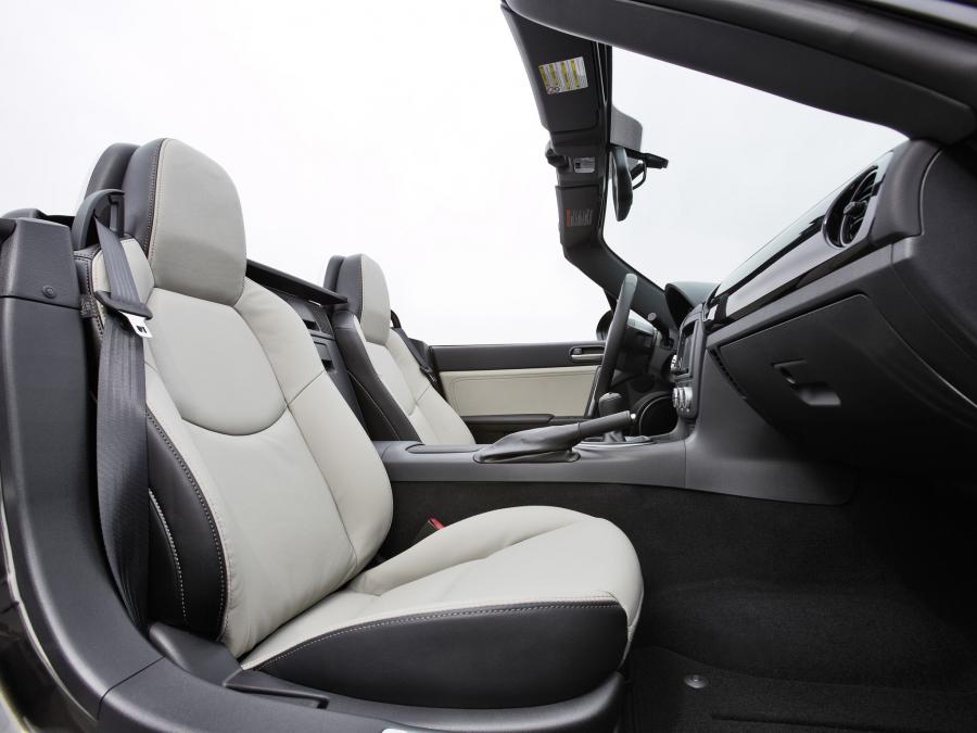  Mazda MX-5 Roadster Sendo 2014 года  (фото 2 из 5)